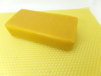 Wosk pszczeli w kształcie kostki