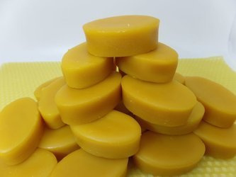 Wosk pszczeli w kształcie mydła 10 szt.